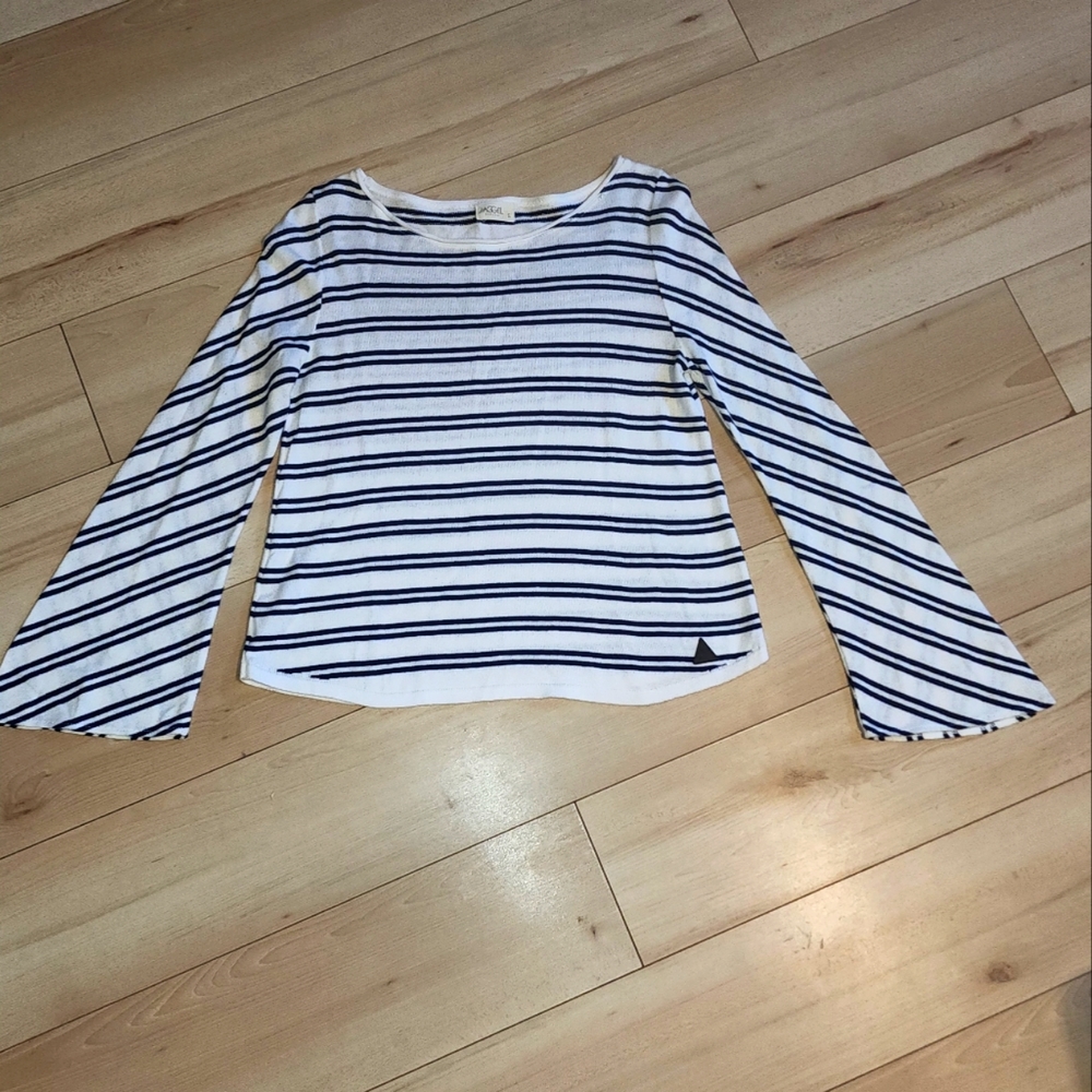 Aggel Flare Sleeves Knitted Top